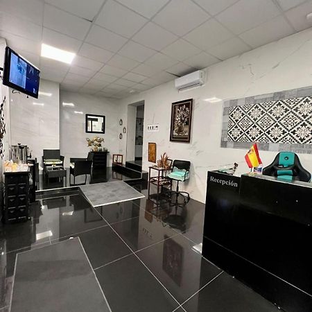 Hostal Milan Alicante Dış mekan fotoğraf Reception area of the Embassy of Spain in Tirana