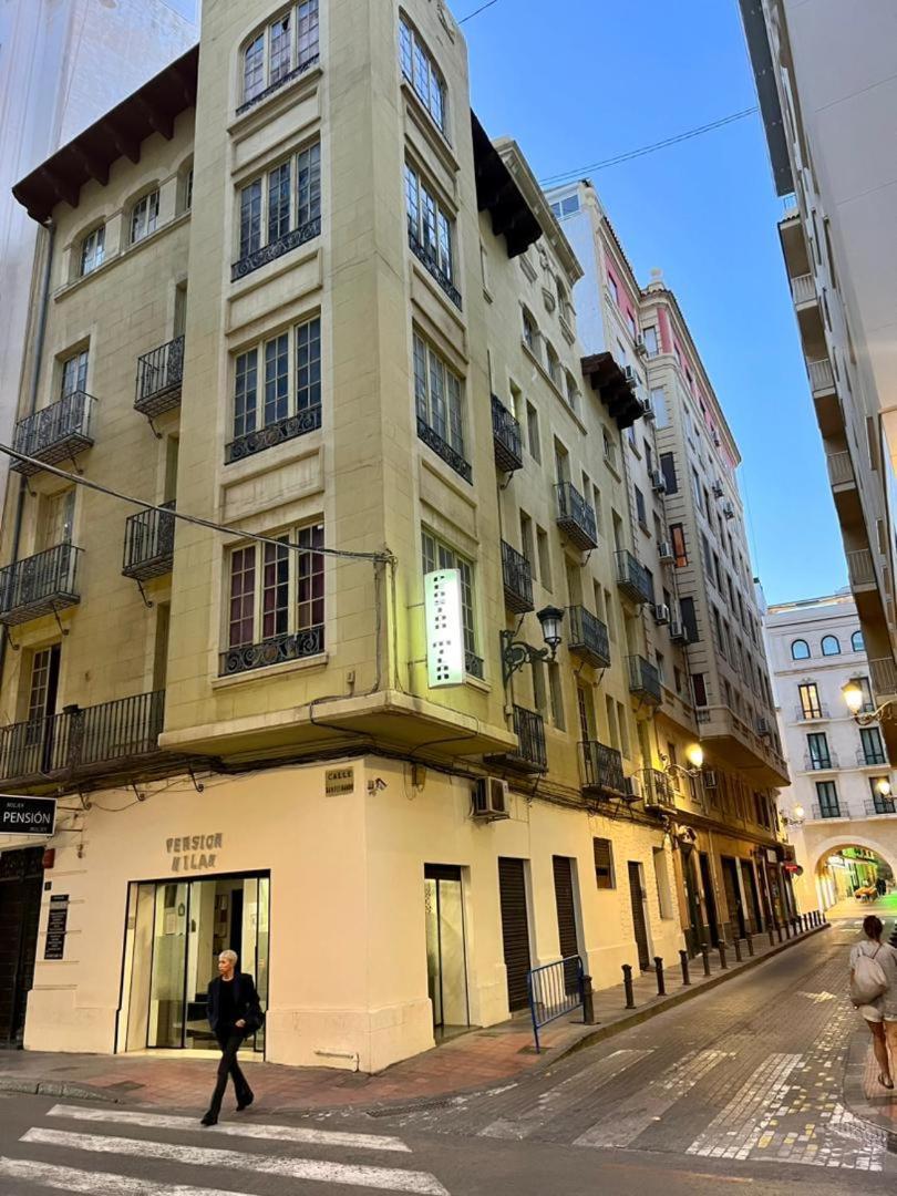Hostal Milan Alicante Dış mekan fotoğraf The building of the museum