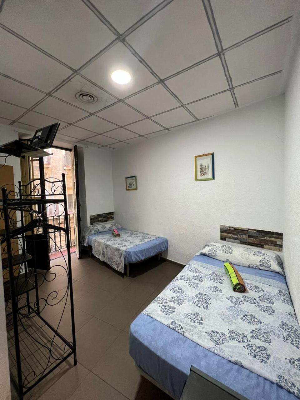Hostal Milan Alicante Dış mekan fotoğraf